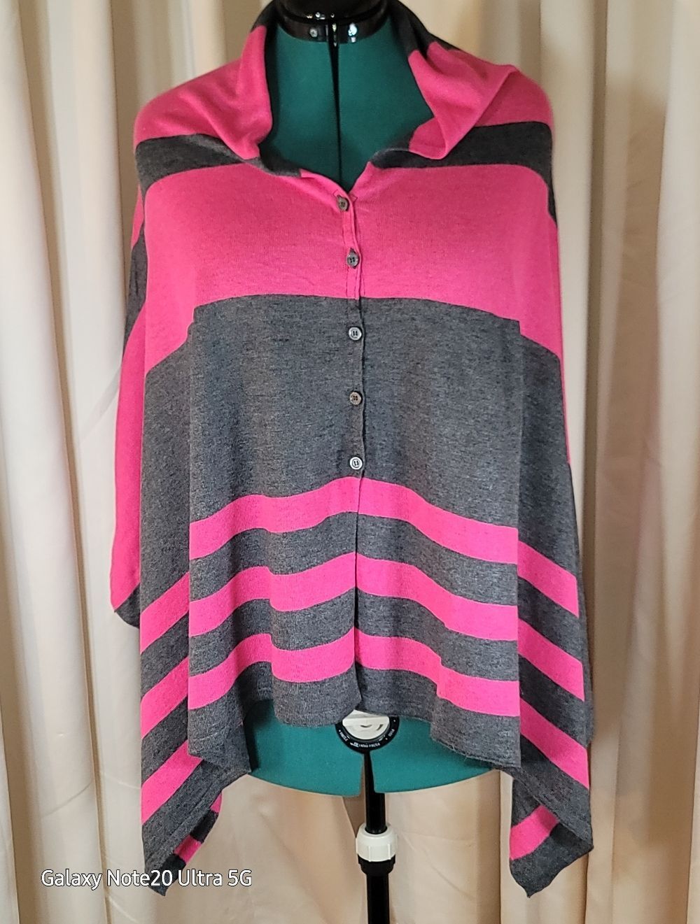 0936. NWTs ~ Stylus ~ Convertable Swancho ~ Scarf/Poncho ~ S/M